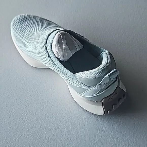 Nearly New Ether Blue Ryka Jumpstart Sneaker Slip ons Size 6 - Picture 2 of 5